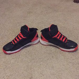 Nike by Jordan  BCT mid-ankle size 12